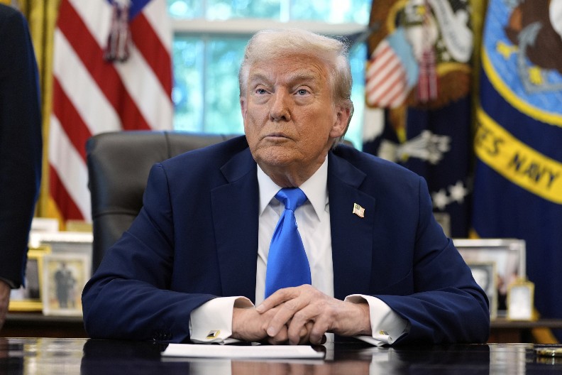 "NABAVIĆU PIŠTOLJE, SAM ĆU SE POBRINUTI ZA TO" Muškarac uputio užasavajuće pretnje Trampu, evo šta ga sada čeka