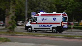 TRI SAOBRAĆAJNE NESREĆE U BEOGRADU, POVREĐENE ČETIRI OSOBE Hitna pomoć imala 116 intervencija