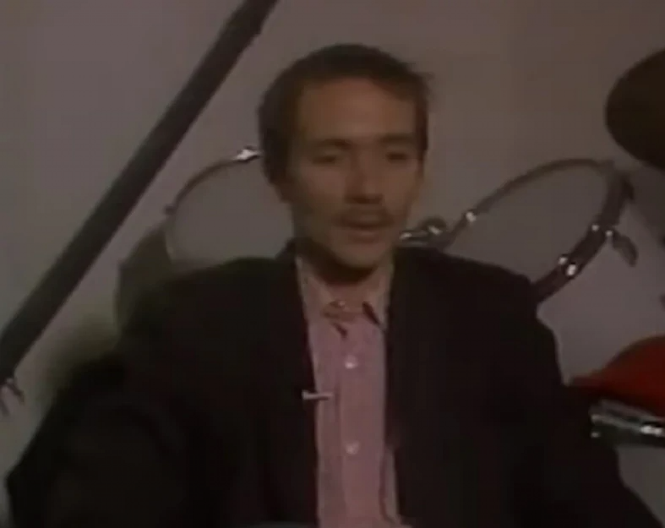 "PAO JE SA KREVETA, NIKO NIJE HTEO DA GA PODIGNE" Ljudi su legendarnog muzičara masovno izbegavali zbog bolesti, a umro je u infektivnoj kesi