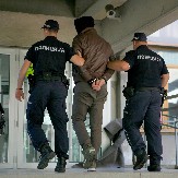 UHAPŠENA TRI POLICAJCA ZBOG KORUPCIJE Izdavali vize i odobravali boravak Kinezima uprkos prekršajima