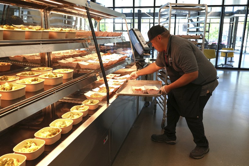 VETERINARSKA INSPEKCIJA UŠLA U PICERIJE! Evo šta traže, češlja se stotine objekata!