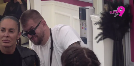 ANELI I JANJUŠ UHVAĆENI NA DELU Evo šta rade kada ih niko ne gleda, tajnim signalima rekli sve!