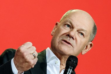 NA METI I OLAF ŠOLC I ANGELA MERKEL U Nemačkoj uhapšen muškarac koji je na internetu pozivao na ubistva političara