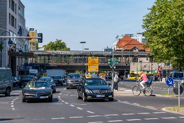 NEMCE HVATA PANIKA Industrija na udaru, konkurencija ih prestiže