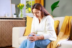 JEDAN SIMPTOM NA NOGAMA MOŽE ZNAČITI DA VAS SRCE IZDAJE  Ne smete ga ignorisati