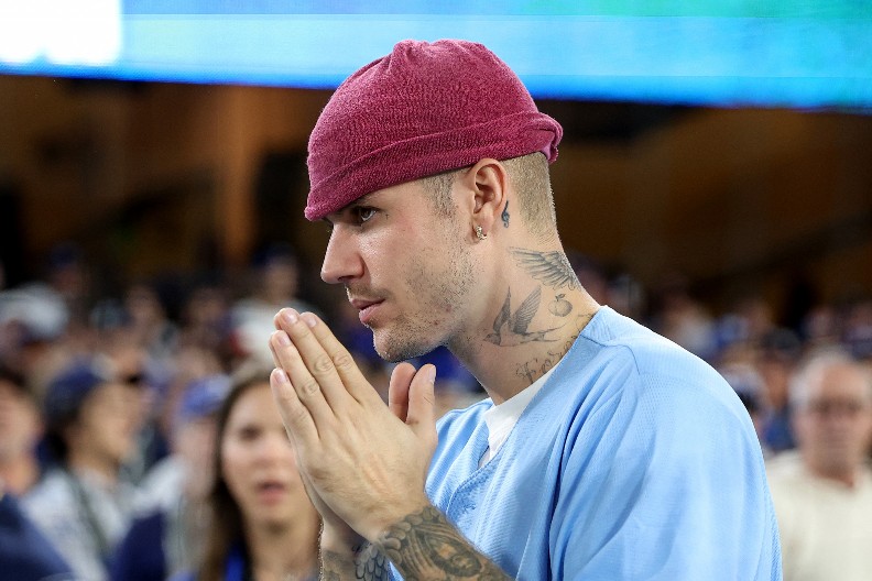 DŽASTIN BIBER SE PROLEPŠAO Mesecima je bio zapušten, a sada je opasan frajer, ali njegova žena je još lepša