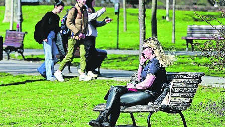 DANAS ĆEMO SE SMRZAVATI NA -2 I KUVATI NA 23 STEPENA RHMZ objavio detaljnu prognozu, evo kada nas očekuje pogoršanje vremena