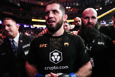 SKANDAL U NJUJORKU KAKAV NIJE SKORO VIĐEN Izbila brutalna tuča na UFC spektaklu, morala da reaguje i policija (VIDEO)