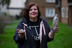 OVA ŽENA JE DOBILA ODGOVOR KOJI NIJE OČEKIVALA NI U NAJVEĆOJ NOĆNOJ MORI: Slala "poruke u boci" jer je htela malo romantike, usledio je ŠOK!