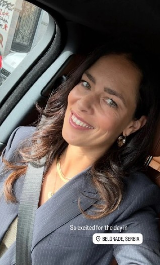 "EVO PESME ZA NESREĆNE LJUBAVI" Ana Ivanović u kafani odmah skočila sa stolice kad je čula reči pevača Stevana Anđelkovića, sve je podseća na Švajnija