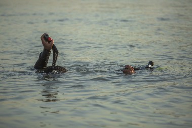 IZVUČENO TELO IZ KANALA Horor u Novoj Crnji