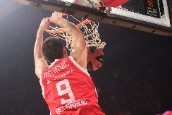 POMERAJU SE STVARI SA MRTVE TAČKE Zvezda se rešava Luke Mitrovića, na pomolu ostanak u ABA ligi