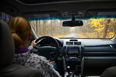 JEDNA STVAR UNIŠTAVA VAŠ AUTOMOBIL Svi grešimo, a samo ovo može da pomogne