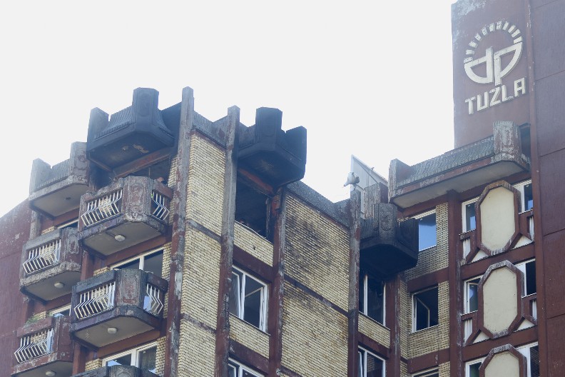 PORASTAO BROJ ŽRTAVA TRAGEDIJE U DOMU PENZIONERA U TUZLI Preminule još dve osobe