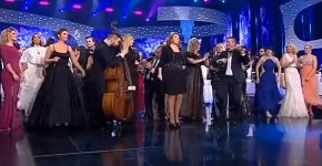 TERALA KRAVE I SVINJE PRE ŠKOLE Naša pevačica odrasla u teškoj bedi, u dve sobe živelo desetoro