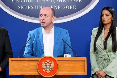 CRNA GORA DA SE PREIMENUJE U DUBOKO GRLO: Knežević u svom stilu prokomentarisao ponovno ćutanje države na ustaški pir navijača Hrvatske