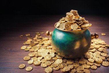 Kopajući u dvorištu, čovek otkrio blago vredno 700.000 evra – onda je napravio neočekivani potez