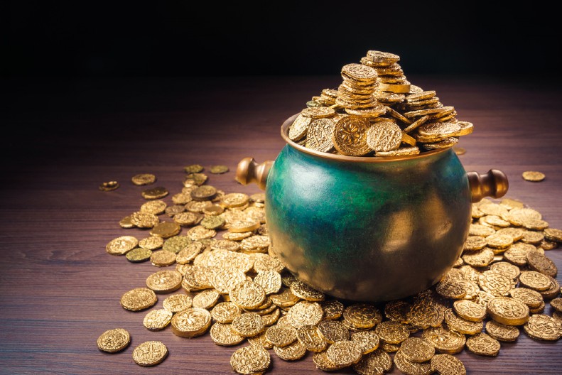 Kopajući u dvorištu, čovek otkrio blago vredno 700.000 evra – onda je napravio neočekivani potez