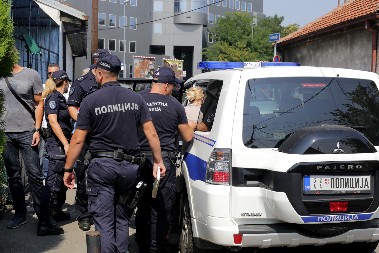 POLICIJSKA AKCIJA U OBRENOVCU Na terenu su  Interventni timovi i Policijska brigada
