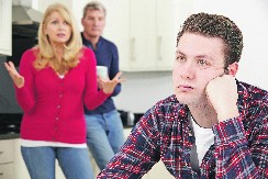 MLADI U SVETU SE OSAMOSTALJUJU SA 21 GODINOM U Srbiji im treba decenija više, a stručnjaci objašnjavaju zašto je to tako