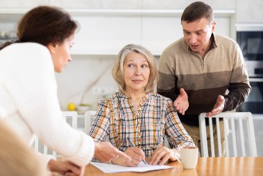 Brat napustio sestre zbog nasledstva – pojavljuje se samo da bi ih ponizio
