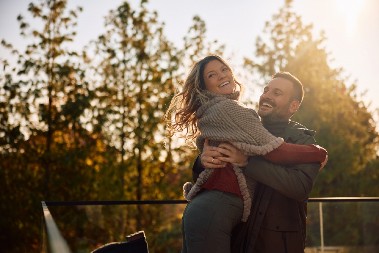 Šta ljudi stvarno rade kad osvoje novac? Iznenađujući rezultati nove studije