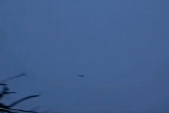 DRAMA NA NEBU IZNAD UKRAJINE! Ruska raketa velikom brzinom prolazi ka cilju, ukrajinski F 16 pokušava da je stigne (VIDEO)