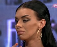 U ZADRUZI OBRIJALA GLAVU, IMALA PSIHIČKE PROBLEME I ODJEDNOM NESTALA! Napustila Srbiju, završila na psihijatriji, a evo kako danas izgleda Zerina Hećo (FOTO)