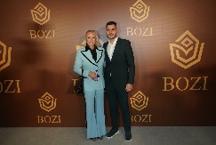 SIN LEPE BRENE SVIMA ZAPUŠIO USTA Javnost ih brutalno napala na mrežama, Viktor odmah odgovorio!