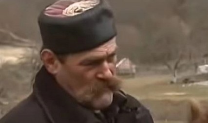 VIC DANA Ispraća majka sina Crnogorca u Ameriku, plače, kuka...