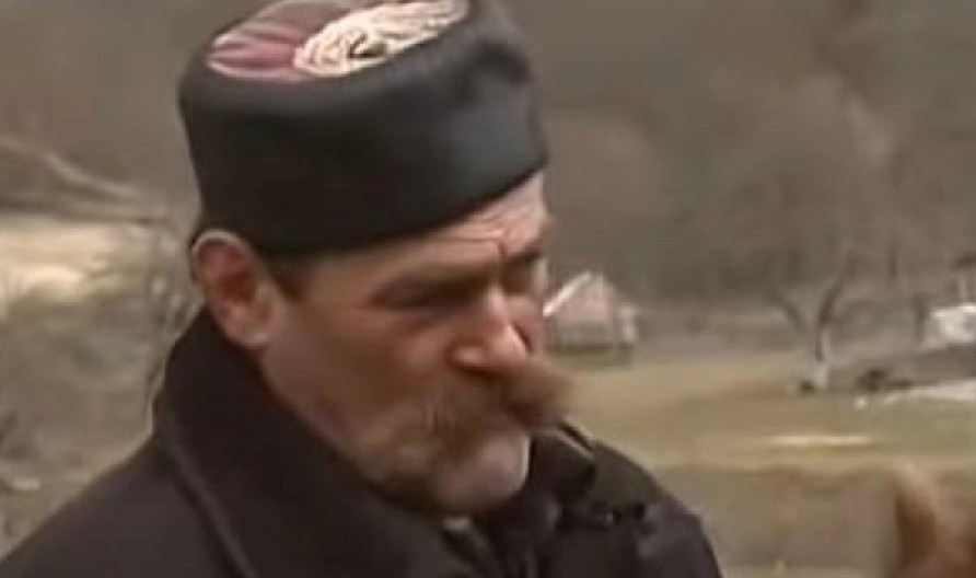 VIC DANA Ispraća majka sina Crnogorca u Ameriku, plače, kuka...