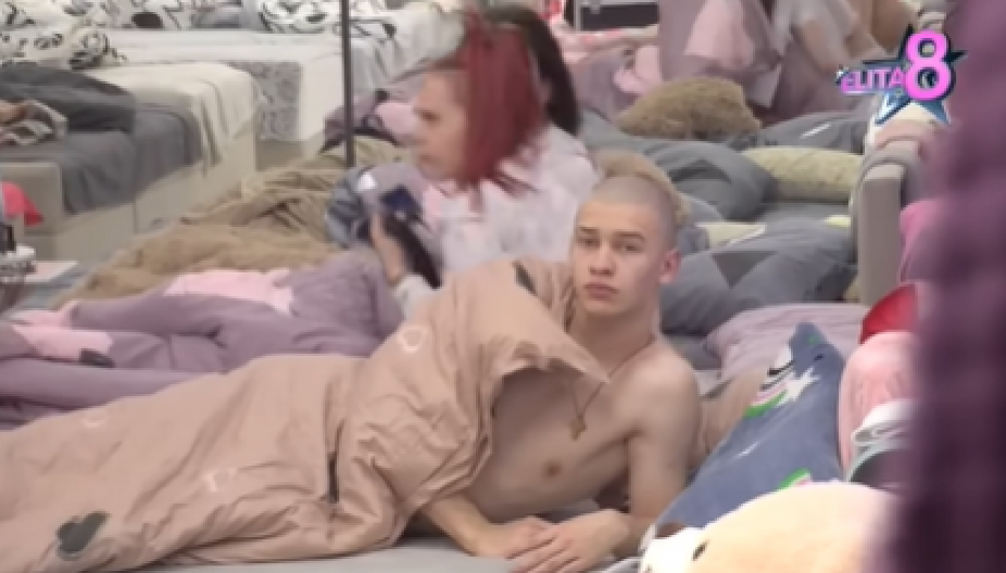 NAJAVILI RAZVOD, A ONA JE SADA TRUDNA! Andrej (18) van sebe: "Ne mogu da verujem"