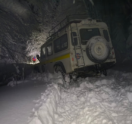 "NAŠLI SMO IH PROMRZLE U SNEGU" Grupa planinara u Hrvatskoj spasavana satima