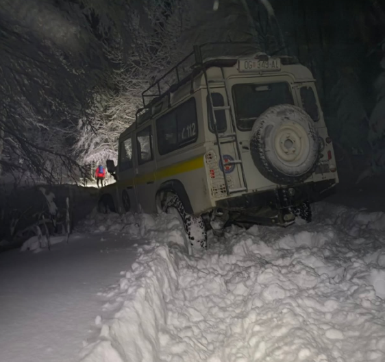 "NAŠLI SMO IH PROMRZLE U SNEGU" Grupa planinara u Hrvatskoj spasavana satima