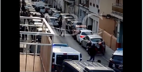 DŽIHADISTA UBADAO LJUDE NA ULICI I UZVIKIVAO "ALAHU AKBAR" Policija ga upucala, objavljen snimak sa lica mesta! (VIDEO)