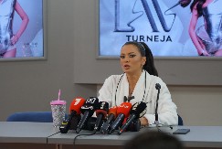 MILICA PAVLOVIĆ SLOMLJENA ZBOG SMRTI SARADNICE Pevačica zbog nje sve otkazala!