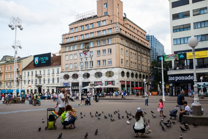 U HRVATSKOJ GLAVNA OPERATIVNA BAZA BLOKADERA Otkrivena cela mreža naloga: Oni žive u zemlji EU 8 meseci, bez radne vize, nisu tražili ni azil
