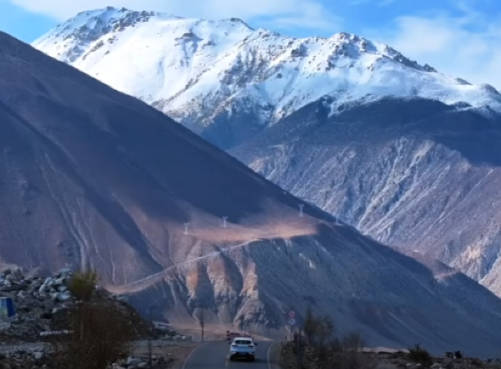 PLANINARI TRAGIČNO NASTRADALI! Survali se sa 3.700 metara u provaliju