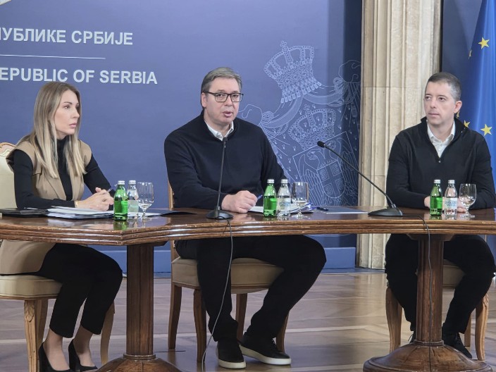 "JOŠ DANAS I SUTRA ĆEMO MOĆI NEŠTO DA PROMENIMO" Vučić: Ni krivi, ni dužni postali smo predmet žestokih napada i ucena