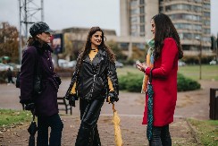 ŽENE, PRESTANITE OVO DA NOSITE! Odeća vas STARI više nego bore – stilistkinja otkriva kako da izgledate 10 godina mlađe bez estetskih zahvata