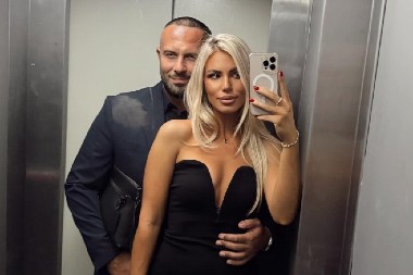 "IMAO JE 1.000 DINARA U DŽEPU KADA SMO SE UPOZNALI" Ova plavuša je žena Dada Polumente, njen izgled oduzima dah (FOTO)