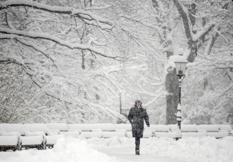 MRAZ UDARIO RANIJE NEGO IKAD: Temperature pale ispod –50, ljudi u panici rade OVO da prežive