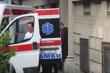 UDES U ZEMUNU Dve osobe zadobile su povrede u sudaru