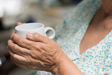 OVO PIĆE SU NAŠE BAKE KUVALE ZIMI  Danas su ga skoro svi zaboravili, a melem je kad vas "lomi" prehlada