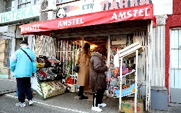 ''SAMO U SRBIJI!'' Prodavnica u Pančevu sakrila NEŠTO NEVEROVATNO među paštetama – komšije se krstile i levom i desnom! (FOTO)