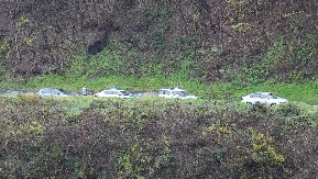 NESTALA DEVOJKA NAVODNO BILA U AUTU KOJI JE SLETEO U JEZERO Vozilo je pronađeno, sve službe hitaju ka mestu, kako bi ga pretražile