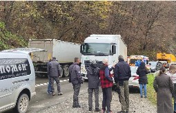 IZ AUTOMOBILA PRE TRAGEDIJE POZIVANE SLUŽBE ZA POMOĆ Detalji nesreće kod Čačka lede krv u žilama