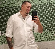 KRIJE JE OD JAVNOSTI! Retke fotke žene Amara Gileta, evo kako Mirela izgleda (FOTO)