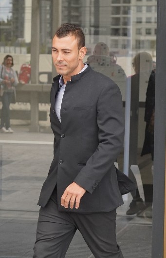 UROŠA ĆERTIĆA NAVODNO VIDELI DA NAPADA ČOVEKA MAČETOM Horor u centru Beograda, kaskader u bekstvu