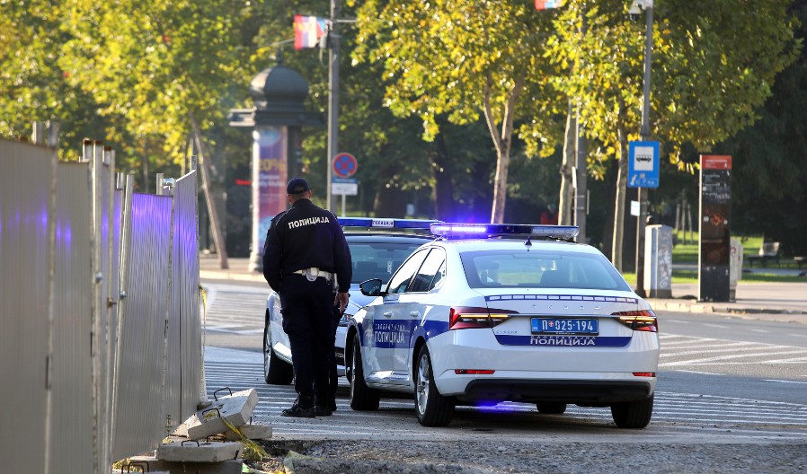 TRI ŽENE UPALE U STAN KROZ TERASU I OPLJAČKALE GA Odnele novac i vredan nakit, policija ih pronašla